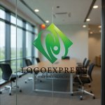 画像9: アルファベットNと人が調和するのロゴ (9)