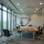 画像9: 力強くバーベルを持ち上げる腕のロゴ (9)