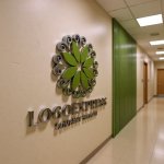 画像15: 優雅な葉自然と調和の円形ロゴ (15)