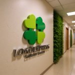 画像15: 四つ葉のクローバーとプラスのヘルシーロゴ (15)