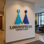 画像10: 二つのMと人型が連なる成長ロゴ (10)