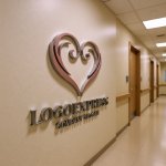 画像15: 優雅な曲線で描かれたハートのロゴ (15)