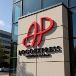 画像8: 優雅に絡み合うAP（またはH）のロゴ (8)