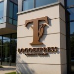 画像8: キツツキとTの自然派木製ロゴ (8)