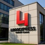 画像8: 4の立体感ある力強いロゴ (8)