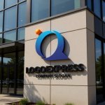 画像8: Qと人が融合した知性と活気のロゴ (8)