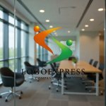 画像9: S字と人が織りなす協力と成長のロゴ (9)