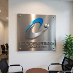 画像7: Eと躍動する人型ロゴ (7)