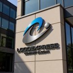 画像8: Eと躍動する人型ロゴ (8)