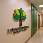 画像15: 成長とつながりを表す木と人々のロゴ (15)