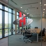 画像10: HとSが織りなす革新と飛躍のロゴ (10)