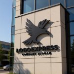 画像8: 力強く舞うイーグルロゴ (8)