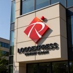 画像8: 躍動する人とアルファベットRのロゴ (8)