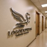 画像15: 優雅に舞う鶴と輝く星の黄金ロゴ (15)