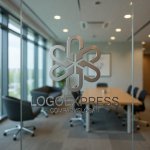 画像9: Jの連結が織りなす情熱と革新の回転ロゴ (9)