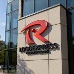 画像8: 躍動するRのロゴ (8)