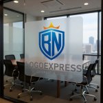 画像11: 王冠と盾を組み合わせた「BN」の威厳あるロゴ (11)
