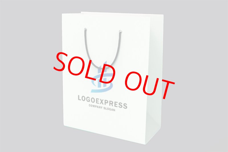 画像7: ビルと上昇のロゴ (7)