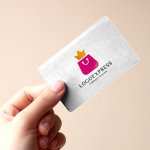 画像10: 特別なショッピング体験を、王冠を戴いたショッピングバッグのロゴ (10)