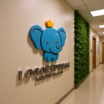 画像15: 王冠をかぶった可愛いゾウのロゴ (15)