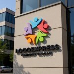 画像8: 人々の繋がりと多様性を表現した円形ロゴ (8)