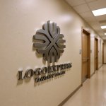 画像15: 幾何学的なつながりと繁栄のVロゴ (15)