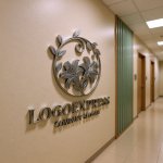 画像15: ユリの花と蔓の優雅な黄金ロゴ (15)