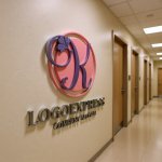 画像15: Kと花飾りの優美な筆記体ロゴ (15)