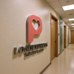 画像15: ハートを抱いたPの優しいロゴ (15)