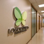 画像15: 透明感ある羽根の蝶のナチュラルロゴ (15)