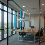 画像10: 「HR」の文字を重ねた建設・テクノロジーロゴ (10)