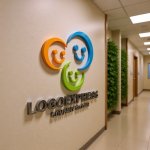 画像15: ３つの笑顔が繋がるカラフルなロゴ (15)